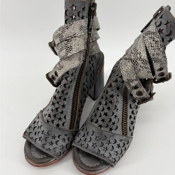 Freebird Theresa Celestial Moon Star Leather Heeled Side Zip Sandal Boots Size 7 - Picture 1 of 8